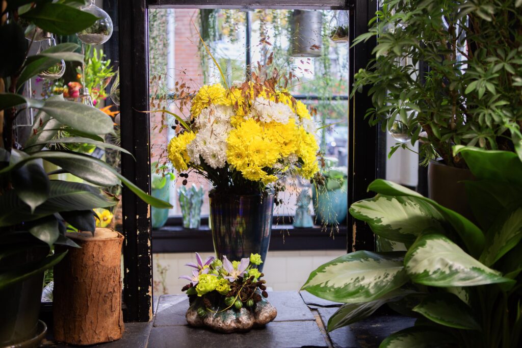 Dümmen Orange Pinacolada bouquet in vase