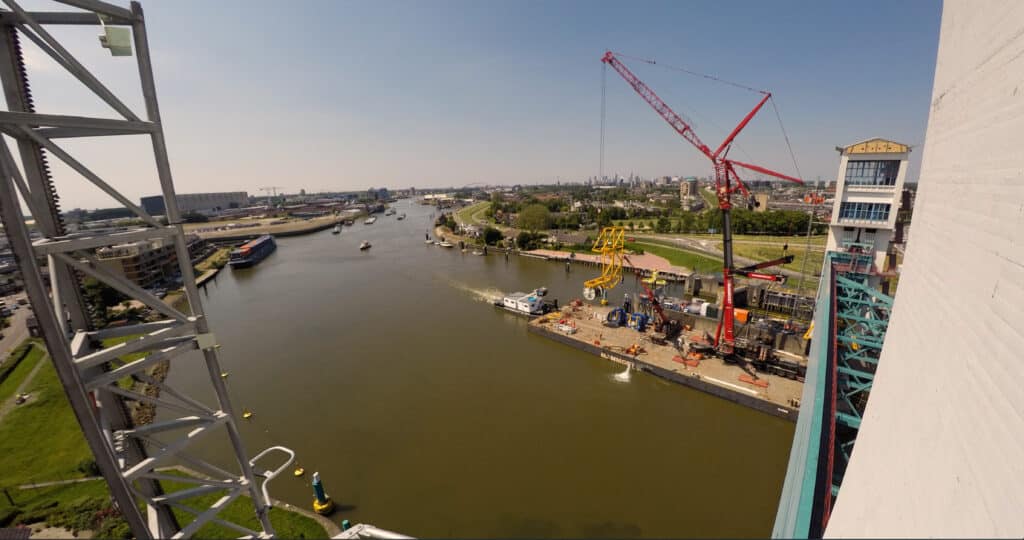 Ijsselkering cable spool being lifted up to tower