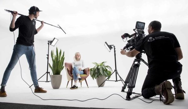 Behind the scenes in studio setting - videocontent